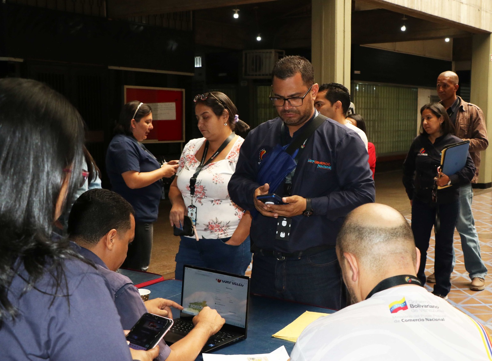 El Ministerio de Comercio Nacional y el Ministerio de Energía Eléctrica realiza jornada, a través del Plan "Borrón y Cuenta Nueva", en la sede central de SENCAMER